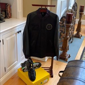 Michael Jordan retro leather jacket & sneakers.